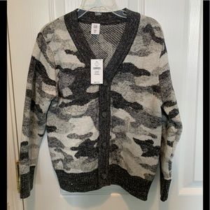 Gap camo button up sweater